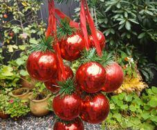 2 x Vitage Hanging Christmas Baubles Decorations
