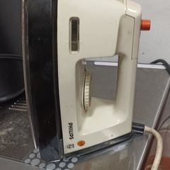 steam Iron & Stainless Steel Frying Pan