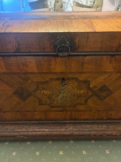 antiques coffer