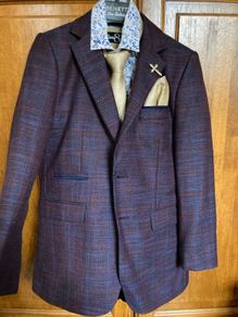boy communion suit age 9 chest 29 134-140cm with shirt and tie.