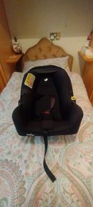 JOIE Car seat/baby carries (i-snug)