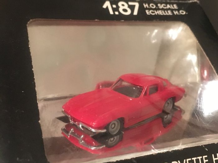 Monogram 1:87 Corvette Stingray
