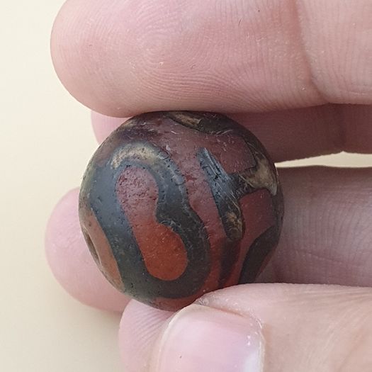 Vintage Carnelian Agate Treasure Vase Pattern Bead Amulet