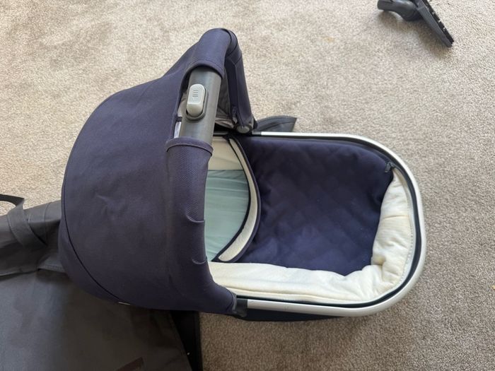 Uppababy vista basinet with rain cover fly cover had to storage and adapters for buggy to make it a double buggy