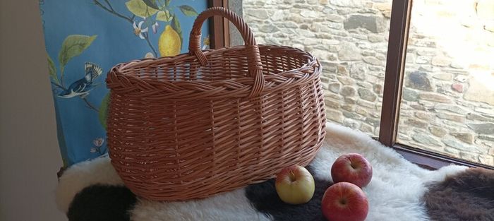 NEW Wicker shopping basket, ideal for the car& top up shop, mushroom picking, picnic. The best quality, sturdy