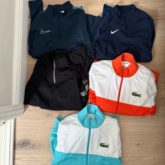 Collection of 4 men's jumper size medium