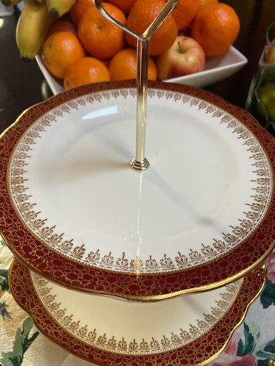 Bona china England "Dushes" cake stand