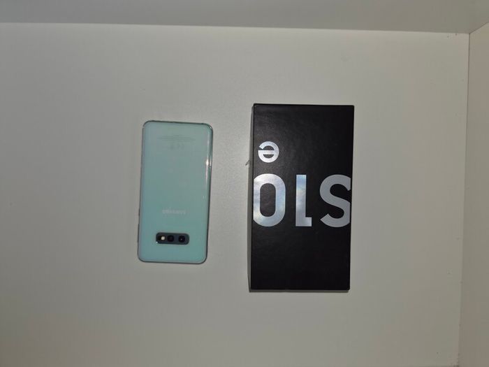 Samsung S10e