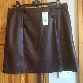 BNWT Ladies Red Wine Burgundy faux leather skirt size 16 includes postage