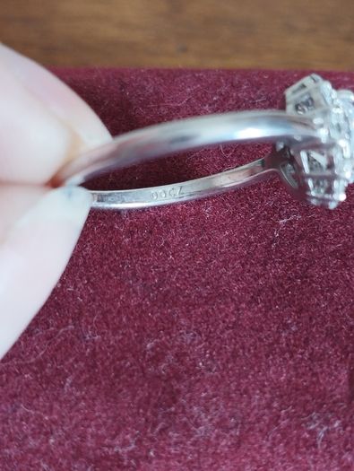 Vintage 925 Sterling Silver CZ Cluster Ring.