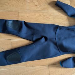 kids wetsuit