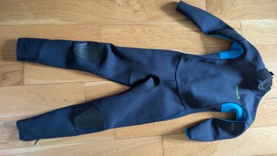 kids wetsuit