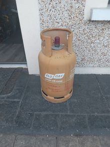 gas bottles  (full)