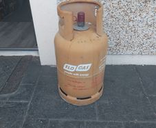 gas bottles  (full)