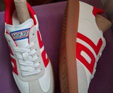 Back 70 Trainers Cloud/Red - Size 5