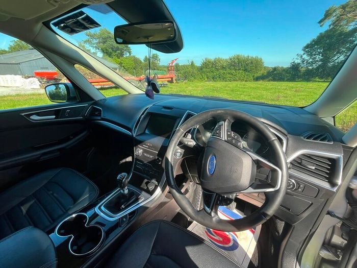 Ford Galaxy (Titanium)