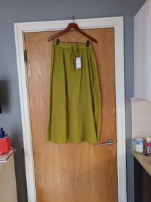 Primark  Avocado  Green Skirt.   S.M - 12-14.   B.N.W.T.