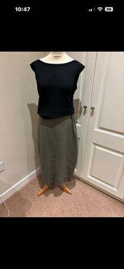 Art size 12 khaki skirt