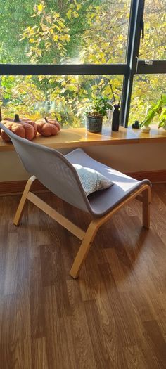 Nolmyra Chair