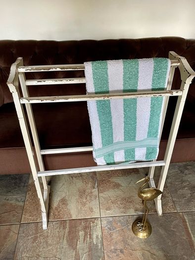 Early 20th Century Art Deco Shape Tall Freestanding Painted Wooden Towel Rail or Quilt Rack