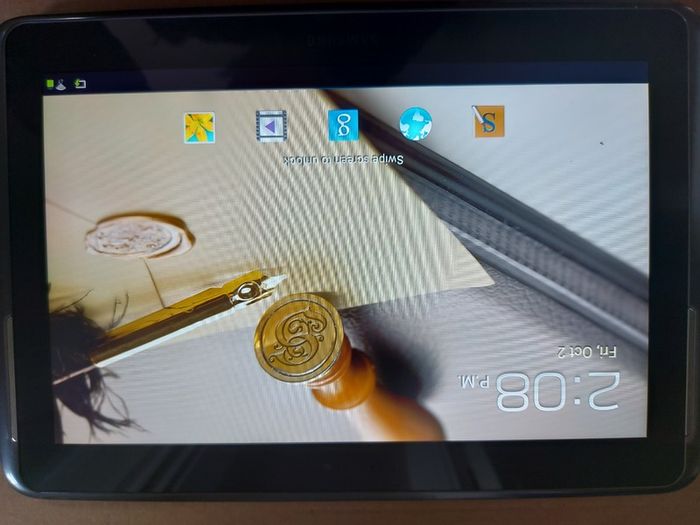 Samsung Galaxy Note 10.1 inch, Model No GT-N8013, 32GB, in excellent condition with lots of family movies for your entertainment