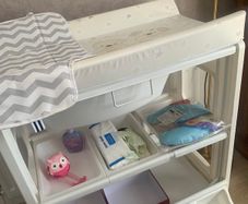 Baby changing unit