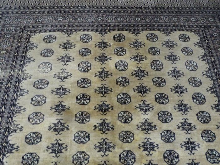 P.ersian Buchara Rug 2.85 x 1.90m (BUC12)