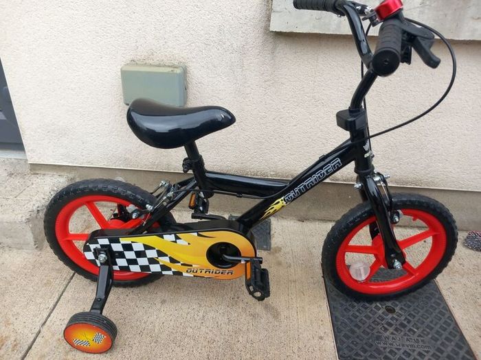 Kids outrider bike size 14 inch wheels