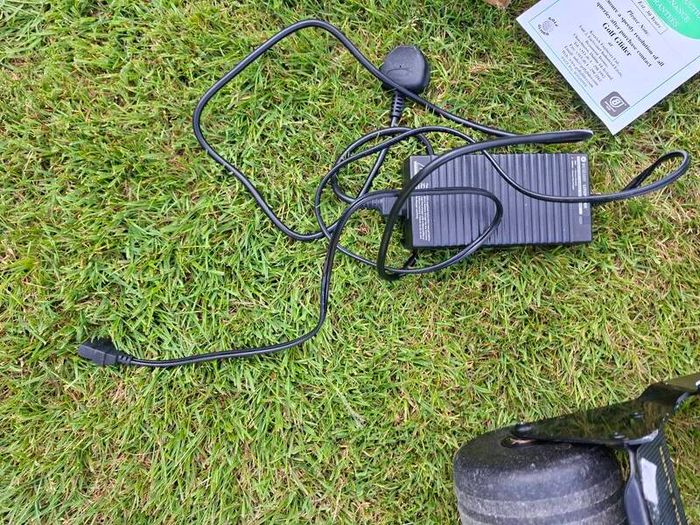 Golf Glider Micro Lite Trolley, Battery & Charger