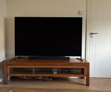 flat screen tv (with some damage to screen)