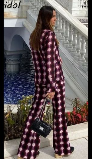 Amazing Zara Insta Famous Bloggers Limited Edition Pink Geo Print 3 Piece Suit, Blazer XL, Blouse XXL and Flare Trousers XL New with Tags