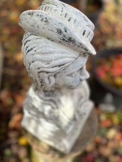 Bust