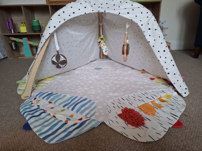 Lovevery play mat / play gym