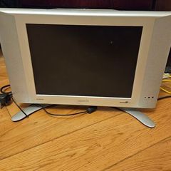 Philips 15PF9936/12 15" LCD TV - Y2K Retro Style, Tested & Working with Remote