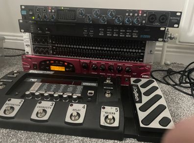 focusrite Saffire pro 40  & Digitech guitar fx pedalboard