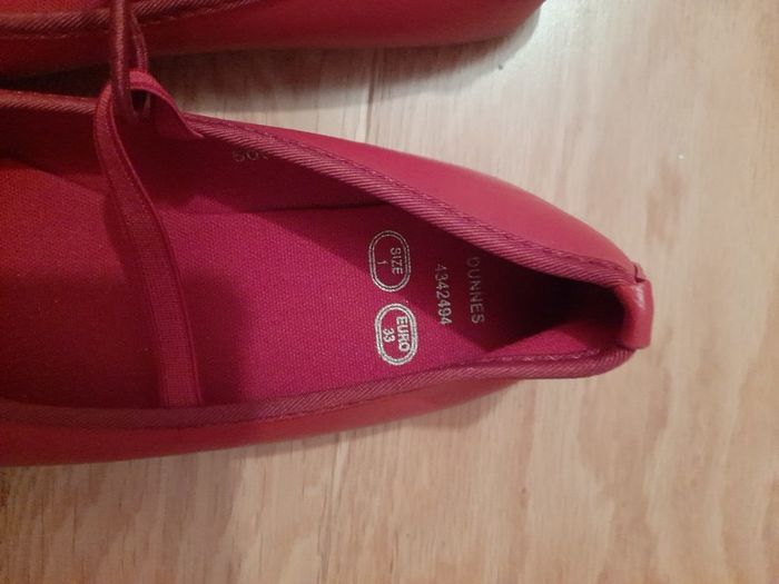 Girl's shoes