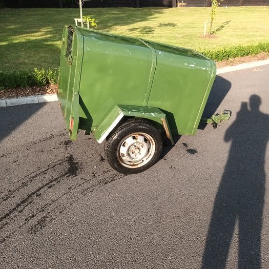 Dog trailer