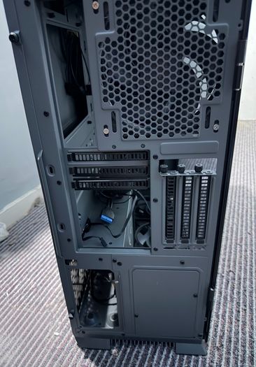 Phanteks Enthoo 719 with fans