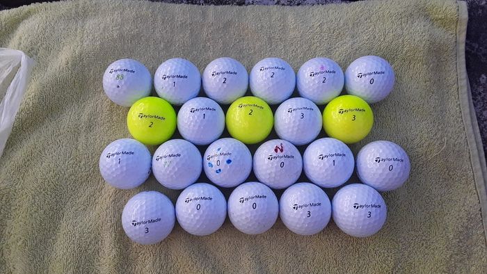 22 Taylormade RBZ Golf balls mix