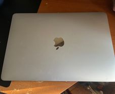 MacBook Pro 2020 i7 in excellent condition