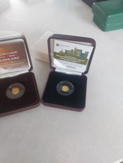 3 gold coins