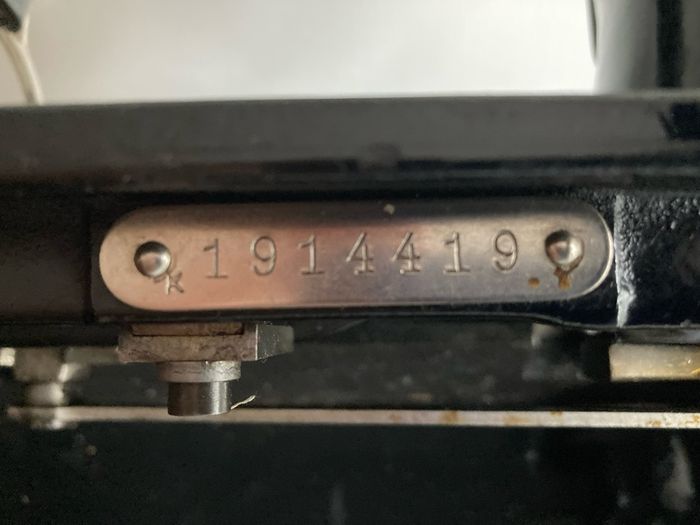 Vesta vintage sewing machine