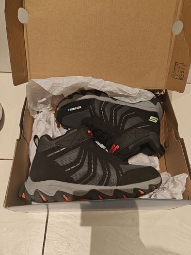 Sketchers boy boots