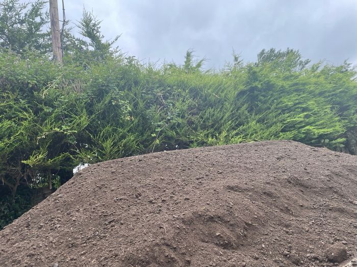 sand,stone,topsoil,pebble,gravel,stone