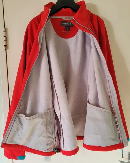 Brand new Regatta Kira Hibiscus softshell fleece jacket - Size 20