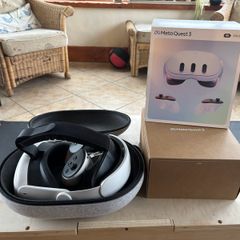 Meta Quest 3 512GB; Boxed, Hardly Used, Extras Included