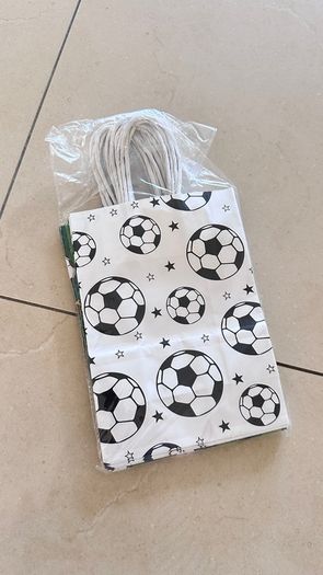 Football theme paper gift bags, 10pcs, new