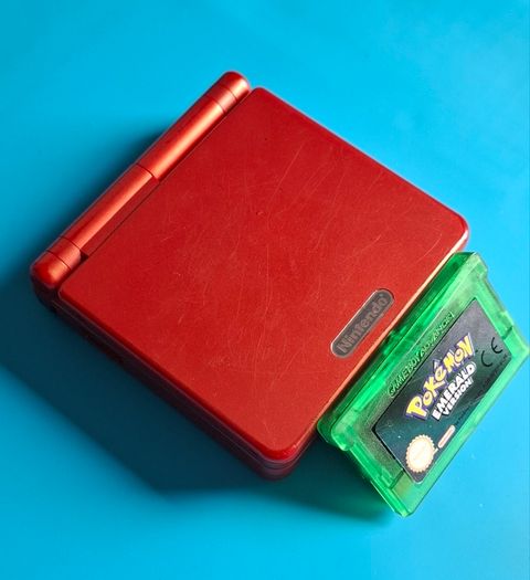 Gameboy Advance  SP Flame Red