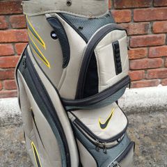 Nike Golf Bag (used).
