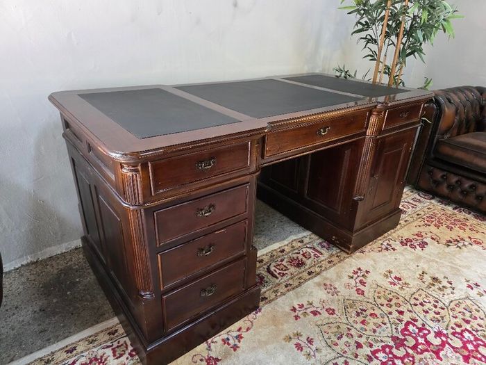 partners desk